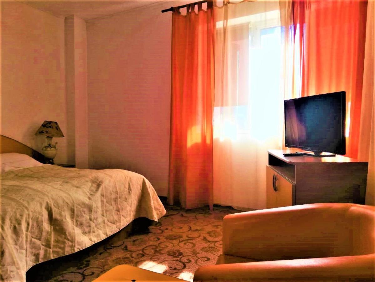 Hotel Dolce Far Niente Brasov Ngoại thất bức ảnh